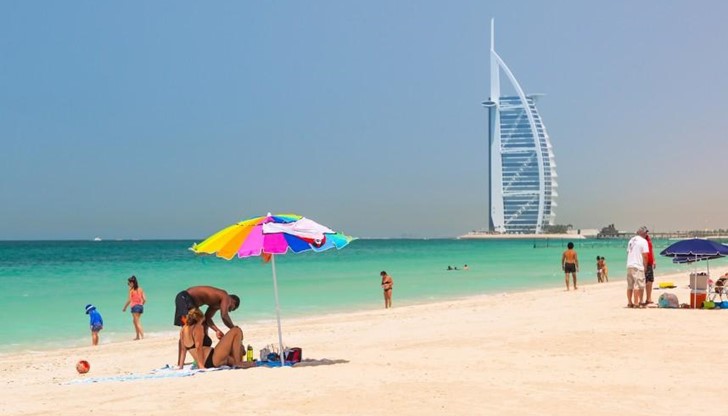 Гимнастичката вече публикува селфи от плажа