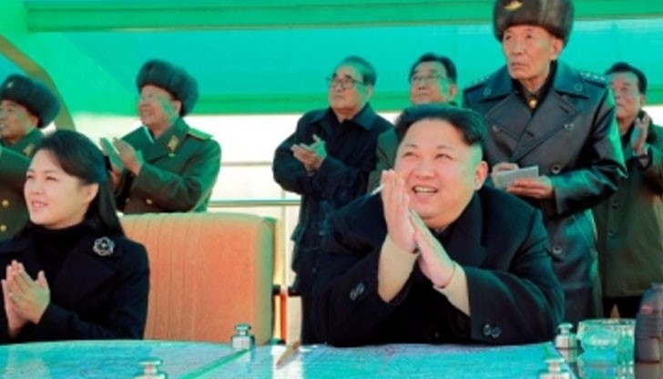 Мистериозната съпруга на севернокорейския лидер Ким Чен-ун направи първата си публична поява