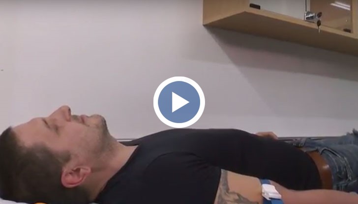 Актьорът дари кръв часове преди да излезе на сцената в Русенския драматичен театър