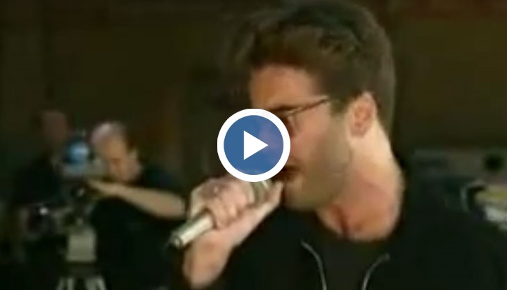 По-късно ще каже, че това е най-трудната песен, която някога е пял, но го прави перфектно