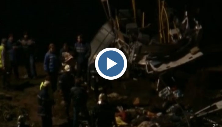 Почитат загиналите в катастрофата на моста край Бяла с панихида в църквата „Свети Георги"