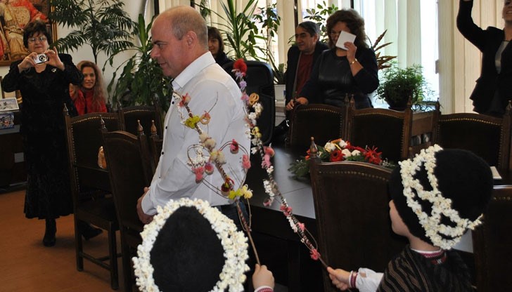 Щастливи сме, че точно вие се грижите за нас