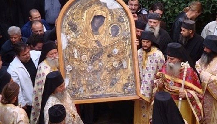 Македонски младеж се излекува след молитва пред икона на Св. Богородица