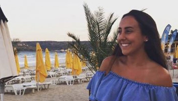 Приятелите казват, че есемесът бил написан в различен стил от този на Стефани