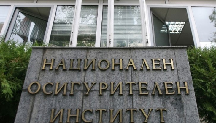 Първото изплащане на парични обезщетения през 2017 г. ще бъде извършено на 4 януари 2017 г., а сумите ще постъпят по банковите сметки на лицата на 5 януари 2017 година Първото изплащане на парични обезщетения през 2017 г. ще бъде извършено на 4 януари 2017 г., а сумите ще постъпят по банковите сметки на лицата на 5 януари 2017 година