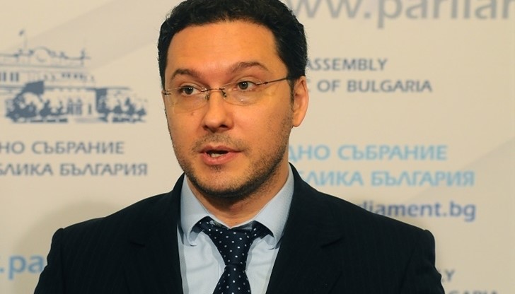 Министърът на външните работи в оставка Даниел Митов изрази своята съпричастност