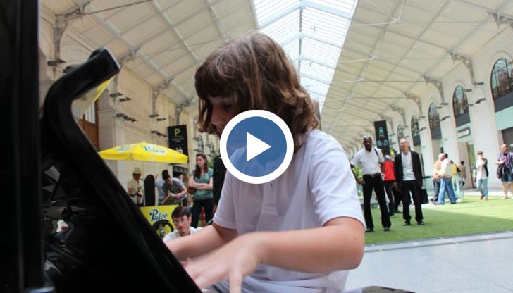12-годишен Моцарт от България предизвика фурор на парижка гара