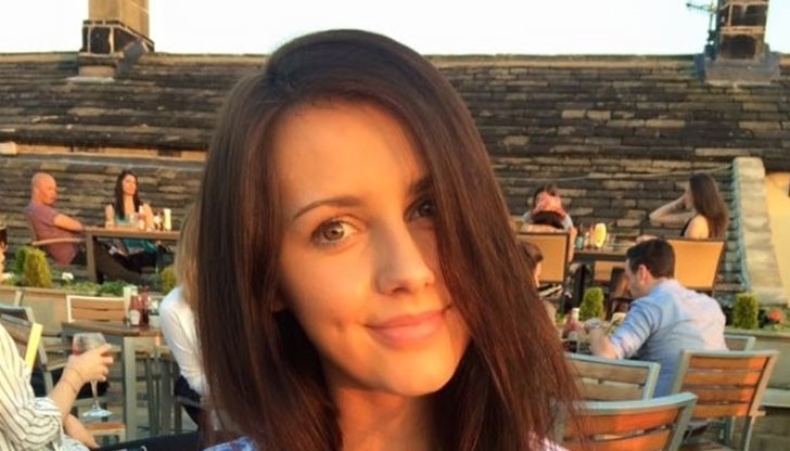 Младото момиче решава да сподели открито за личната си драма Младото момиче решава да сподели открито за личната си драма