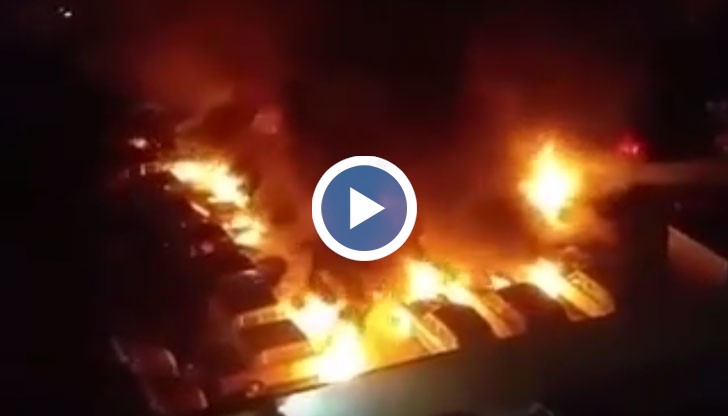 Запалени са автомобили в автоморга