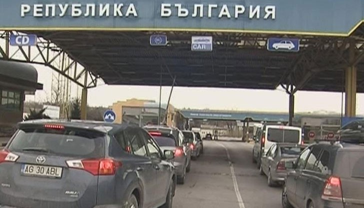 Стотици румънци прекосиха границата, за да посрещнат 2017-та година у нас