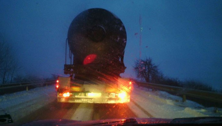 Последните четири цистерни от дерайлиралия на 10 декември влак са напуснали каменната кариера между селата Хитрино и Каменяк