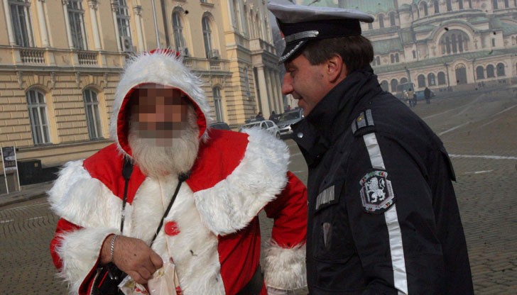 Джебчии, преоблечени като Дядо Коледа, ни обират по празниците. Джебчии, преоблечени като Дядо Коледа, ни обират по празниците.