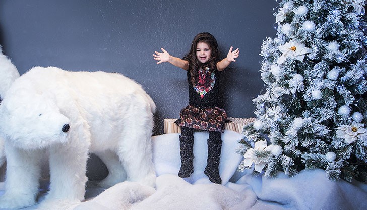 Никол Божинова с дебют като фото модел