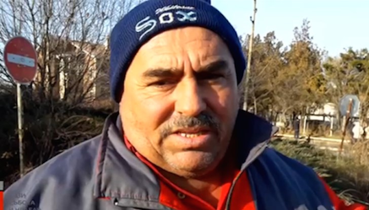 Имаше пламъци навсякъде. Час и половина нямаше никой Имаше пламъци навсякъде. Час и половина нямаше никой