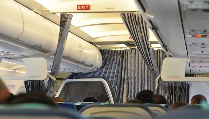 Похитителите заплашват, че ще взривят летателния апарат Похитителите заплашват, че ще взривят летателния апарат