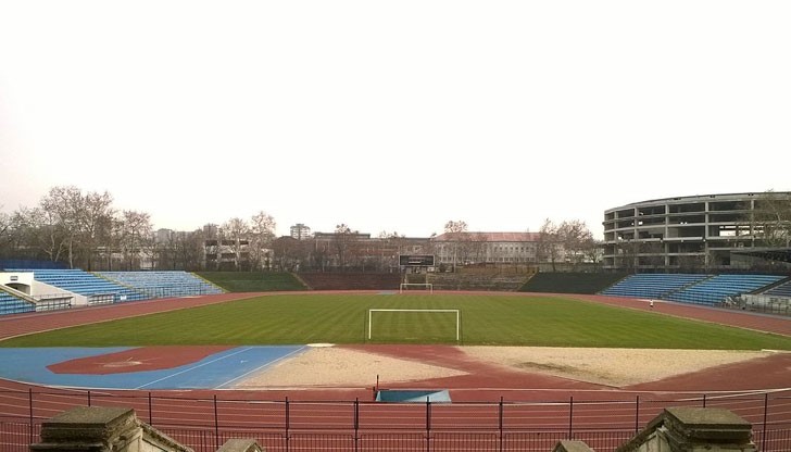 Вече са поръчани и изработени осветителните тела и стълбовете за осветление за Градския стадион в Русе Вече са поръчани и изработени осветителните тела и стълбовете за осветление за Градския стадион в Русе