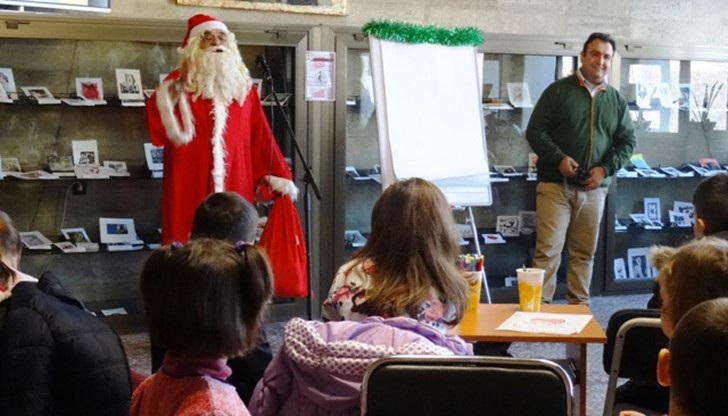 Дядо Коледа пристигна в Русе