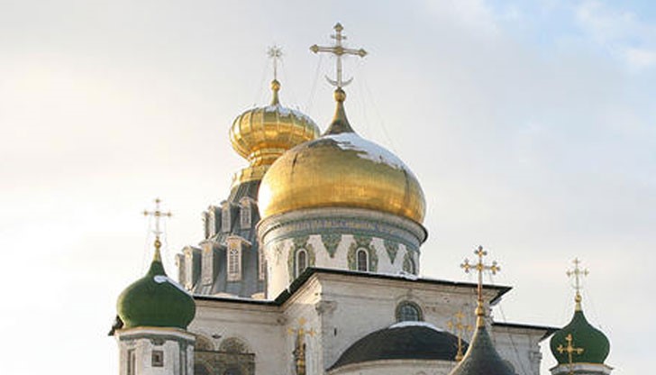 Кръстове с полумесеци украсяват храмовете от дълбока древност