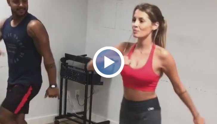 Паола продължава да се занимава активно със спорт - танцува, язди и кара скейтборд