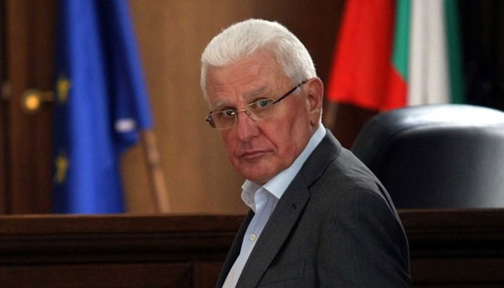 Сигурно огромната сума пари в швейцарски банки са му паднали от небето, след молитва за благоденствие! Сигурно огромната сума пари в швейцарски банки са му паднали от небето, след молитва за благоденствие!