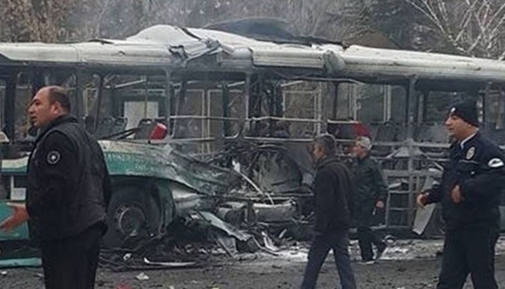 Няколко души са били ранени в събота при експлозия в близост до автобус на градския транспорт в централния турски град Кайсери