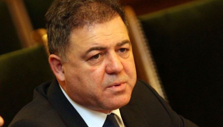 Министърът на отбраната в оставка е ощетил държавата с над четвърт милион лева
