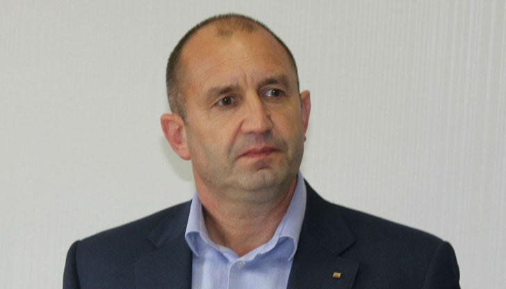 Новоизбраният президент реди служебно правителство в Партийния дом