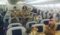 Принц превози 80 сокола в първа класа на самолет