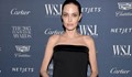 Появиха се снимки на 34-килограмовата Анджелина Джоли