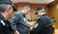 Циганин тормози полицай в ареста