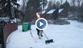 Дарт Вейдър чисти сняг и свири на гайда