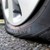 БМВ осъмна с нарязани гуми в квартал "Дружба"