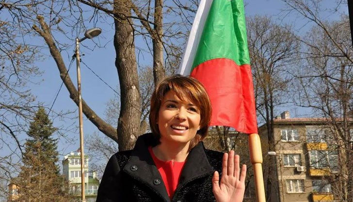 Който иска да продължава да му мирише на гюбре в политико-обществените отношения, нека не спира да се продава за няколко сребърника