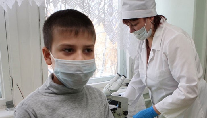 Съветът към болните с висока температура и симптоми на грип е да не преминават към самолечение, а незабавно да потърсят лекарска помощ Съветът към болните с висока температура и симптоми на грип е да не преминават към самолечение, а незабавно да потърсят лекарска помощ