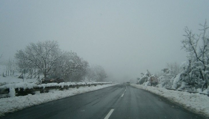 Ограничиха движението на МПС над 12 тона / Снимката е илюстративна/ Ограничиха движението на МПС над 12 тона / Снимката е илюстративна/