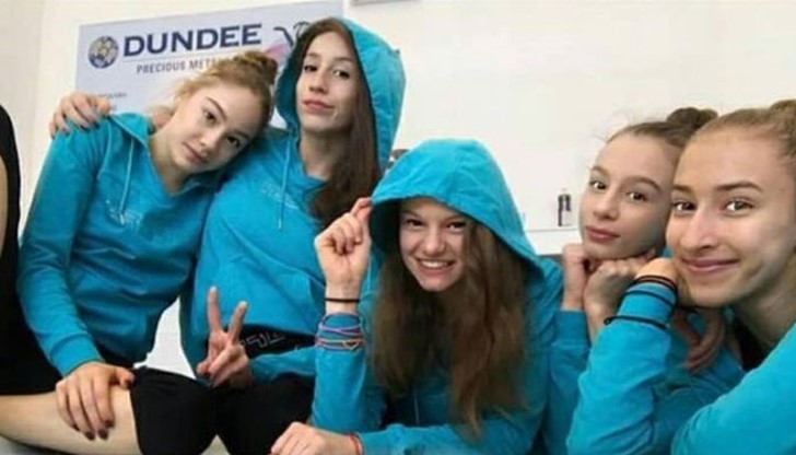 В новия ансамбъл няма нито една гимнастичка, която е тренирала с момичетата на Ина Ананиева