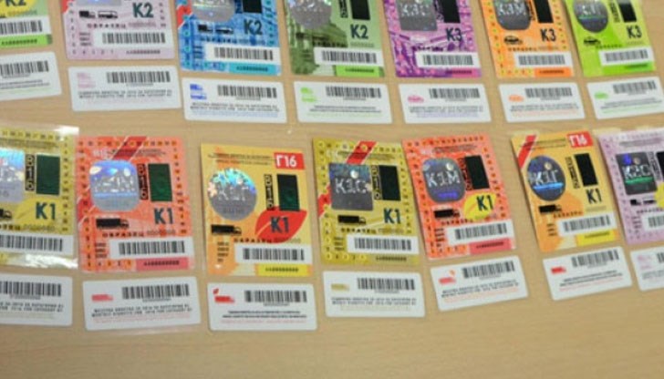 Годишните винетки за тази година съответно ще са валидни до 31 януари 2018 година Годишните винетки за тази година съответно ще са валидни до 31 януари 2018 година