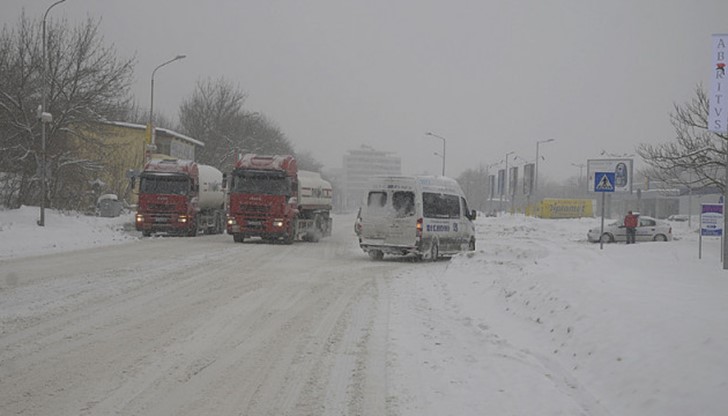 Лавина затрупа мъж в Рила