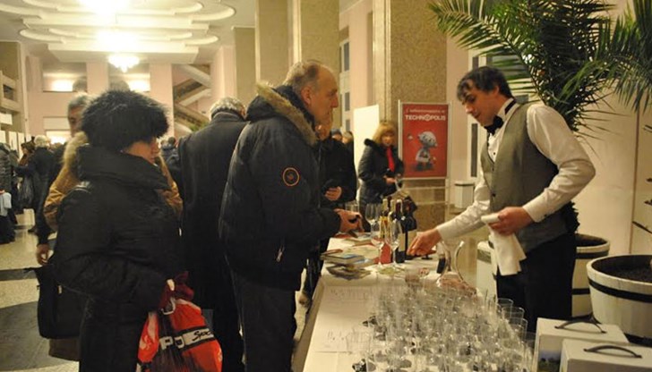 Официално откриха Арт салон "Любов и вино"