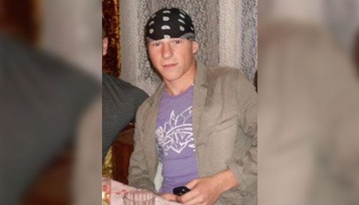 Радослав Златев закла майка си посред бял ден, заради спор Радослав Златев закла майка си посред бял ден, заради спор