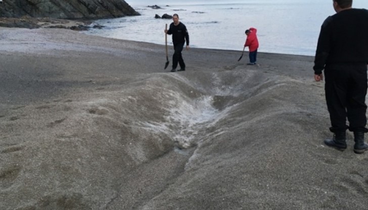 Акцията е продължила 6 часа, като след спешния пробив нивото й е спаднало с метър Акцията е продължила 6 часа, като след спешния пробив нивото й е спаднало с метър