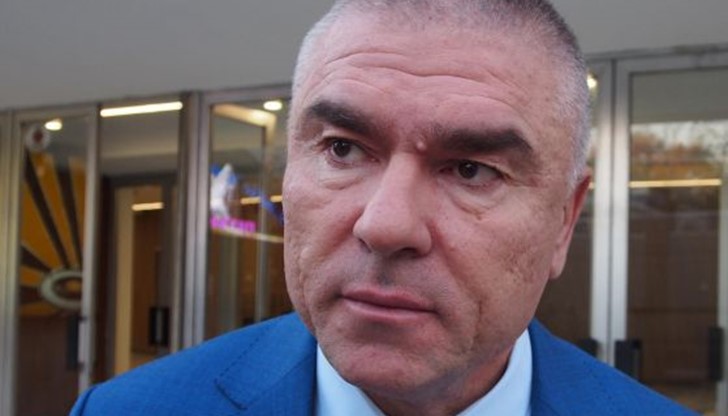 Бизнесменът ги заплашвал, че ще им съсипят бизнеса