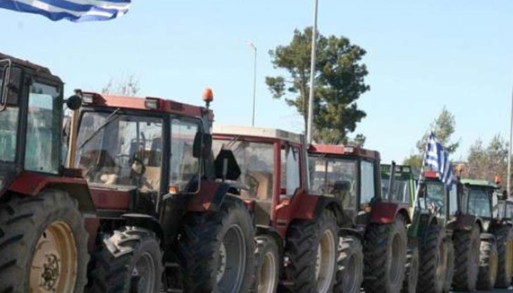 Още през декември над 180 земеделски производители се събраха в град Лариса и решиха през януари да организират национални блокади