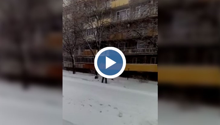 Просто е - всеки излиза и рине