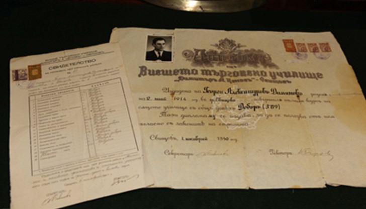 Евгени Дамянов е направил ценно дарение на музея на С.А. “Димитър А. Ценов”