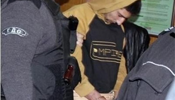 "Трябваше да те довърша" и "Ще те заколя" са репликите, които Димитър отправил към Митков "Трябваше да те довърша" и "Ще те заколя" са репликите, които Димитър отправил към Митков