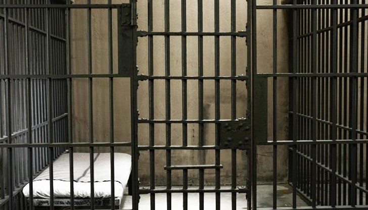 Димитър С. издевателствал над 73-годишната болна жена в с.Богатово от 3 до 5 часа призори на 3 юни м.г