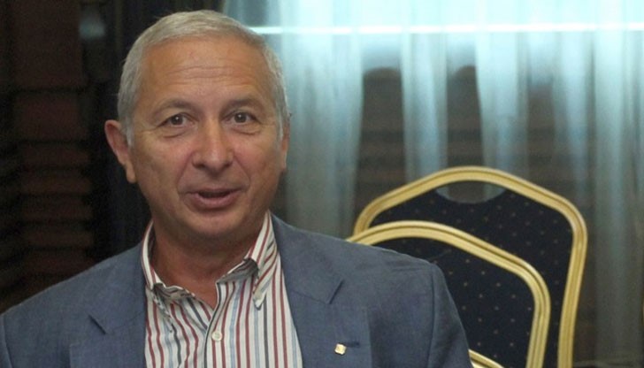 След промяна на решението в последните минути бившият председател на Народното събрание проф. Огнян Герджиков е бил избран за служебен премиер от президента След промяна на решението в последните минути бившият председател на Народното събрание проф. Огнян Герджиков е бил избран за служебен премиер от президента