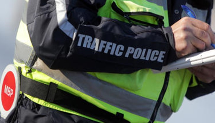 Той само държал волана, но колата се движела по инерция