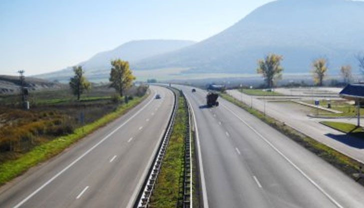 Обществената поръчка беше спряна преди около година след нареждане от премиера Бойко Борисов, след като се появиха съмнения, че тя е нагласена Обществената поръчка беше спряна преди около година след нареждане от премиера Бойко Борисов, след като се появиха съмнения, че тя е нагласена